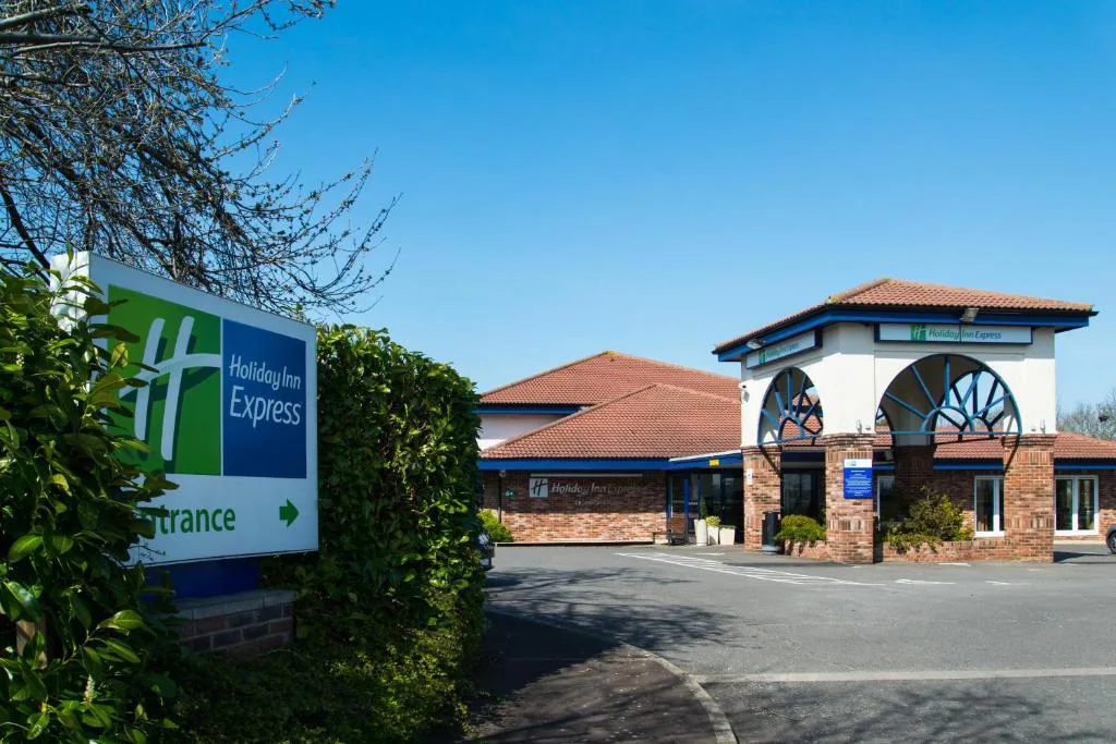 Holiday Inn Express Peterborough by IHG - 3-star hotel in Peterborough, Peterborough - photo 1