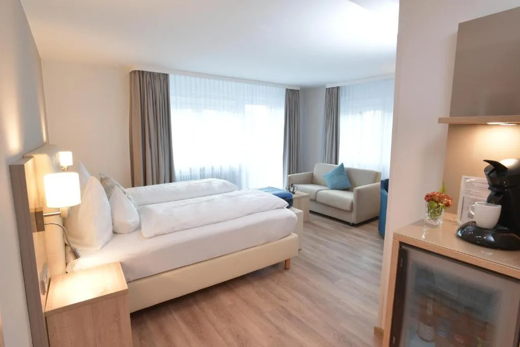 Hotel Krone - 4-star hotel in Pforzheim, Pforzheim - photo 1
