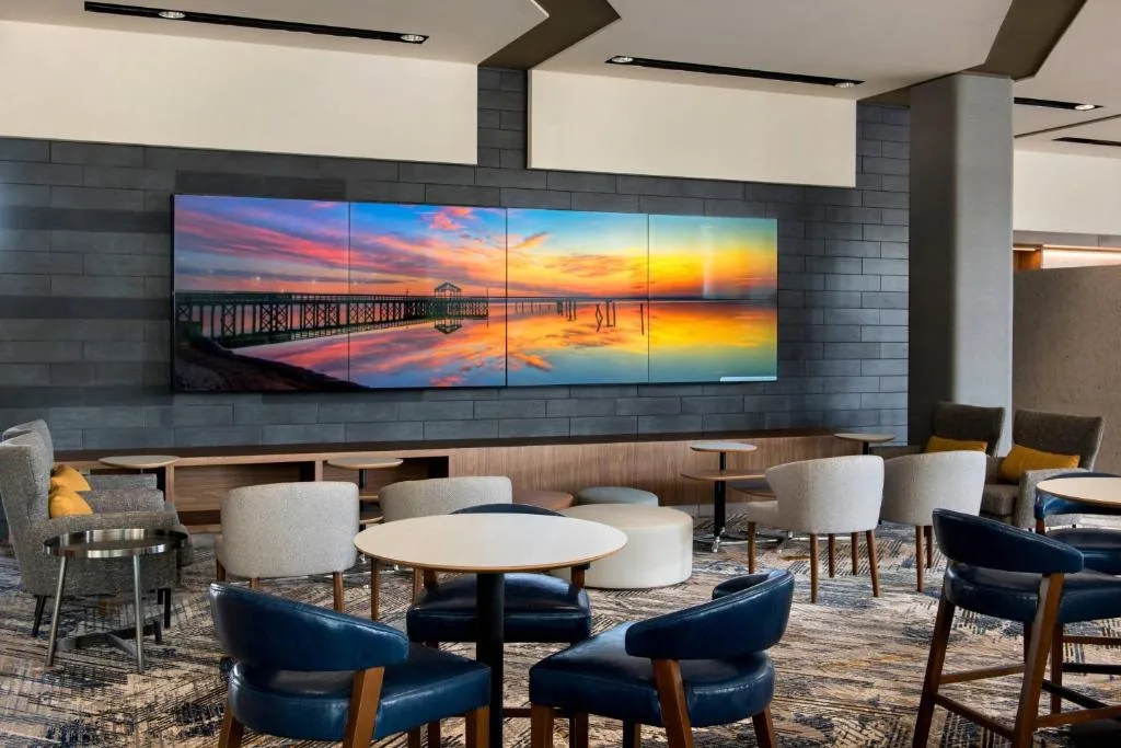 Courtyard by Marriott Philadelphia South at The Navy Yard - Hotel de 3 estrellas en Philadelphia, Philadelphia - photo 1