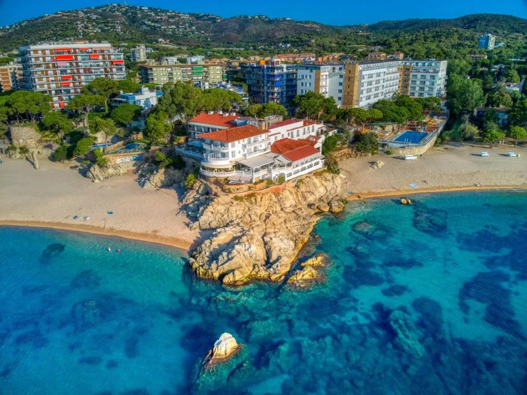 Hotel Costa Brava - 3-star hotel in Punta d'en Ramis, 17250 Platja d'Aro, Spain, Platja d'Aro - photo 1