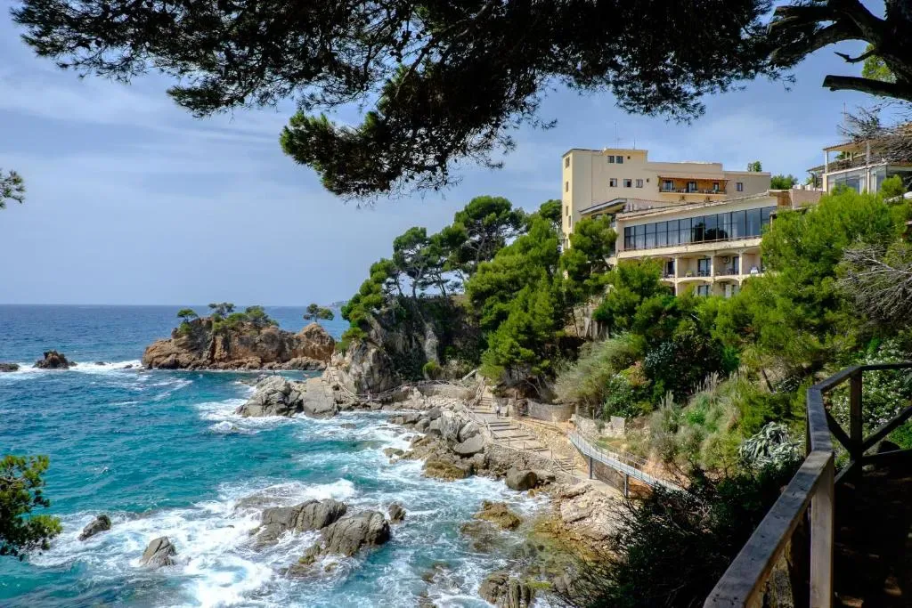Hotel Cap Roig & Spa by Brava Hoteles - 4-star hotel in Avenida Andorra, 18, 17250 Platja d'Aro, Spain, Platja d'Aro - photo 1
