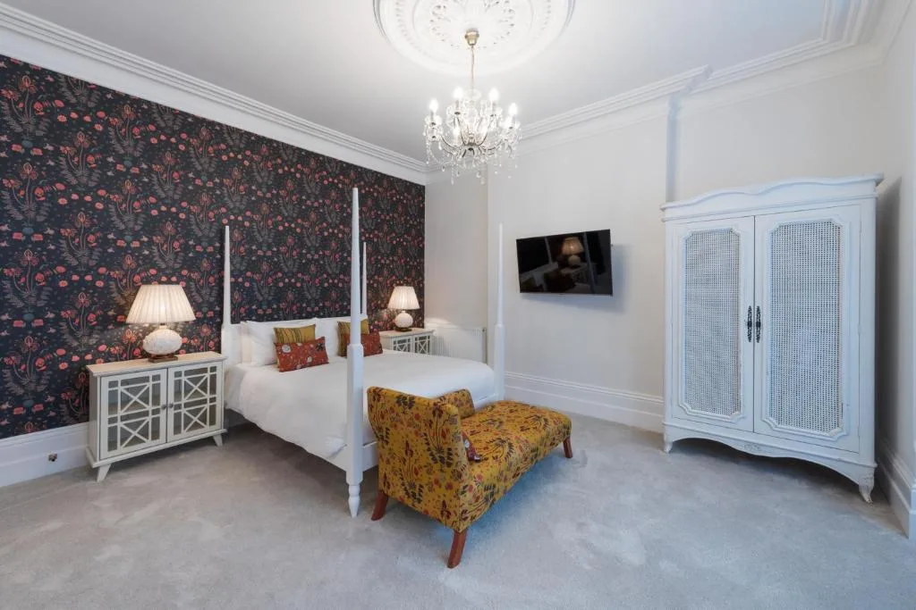 The Clarence Boutique Rooms - Hotel de 4 estrellas en Portsmouth, Portsmouth - photo 1