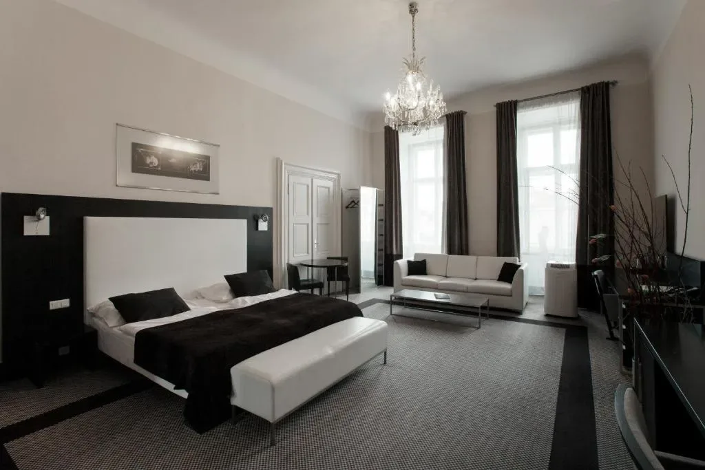 Old Town Square Residence by Emblem, Praga