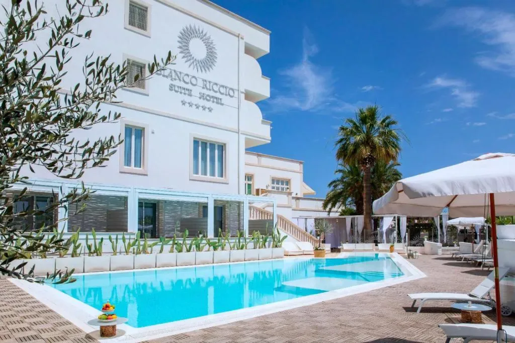 Bianco Riccio Suite Hotel - Hotel de 5 estrellas en Savelletri di Fasano, Puglia - photo 1