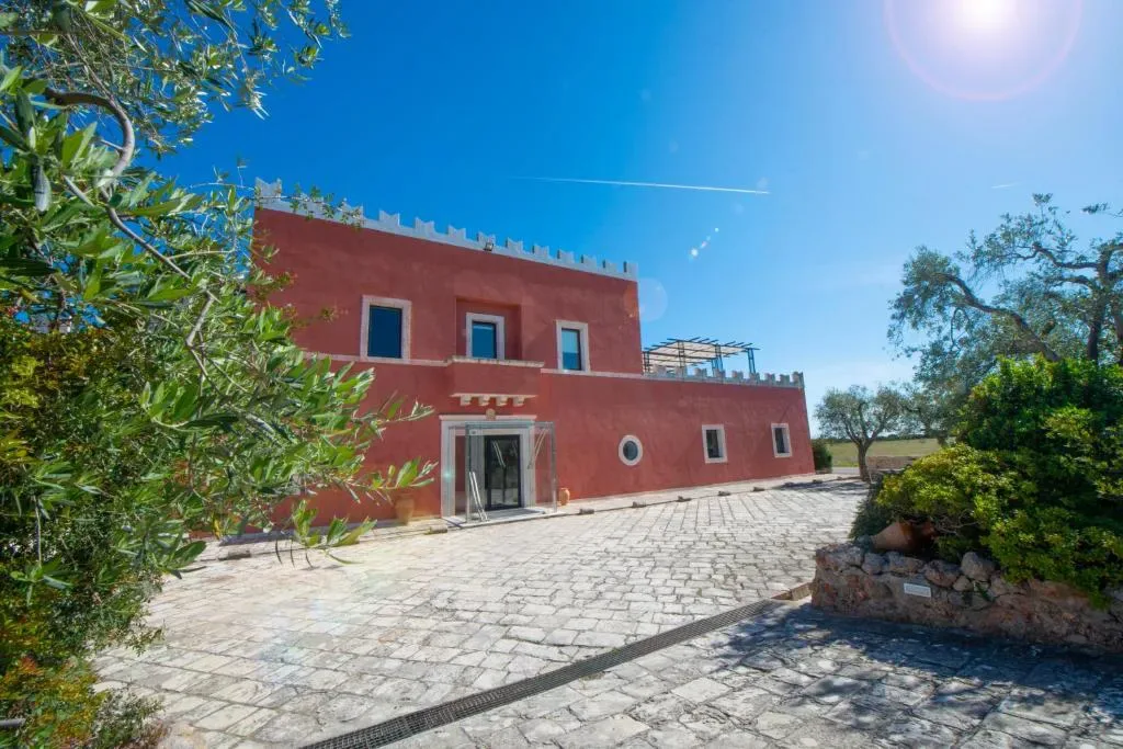Grand Hotel Masseria Santa Lucia - Hotel de 4 estrellas en Ostuni, Puglia - photo 1