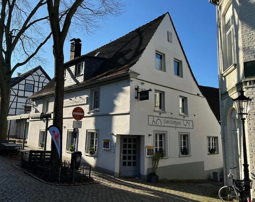 Pension Café Eisgold - Hotel de null estrellas en Ratingen, Ratingen - photo 1