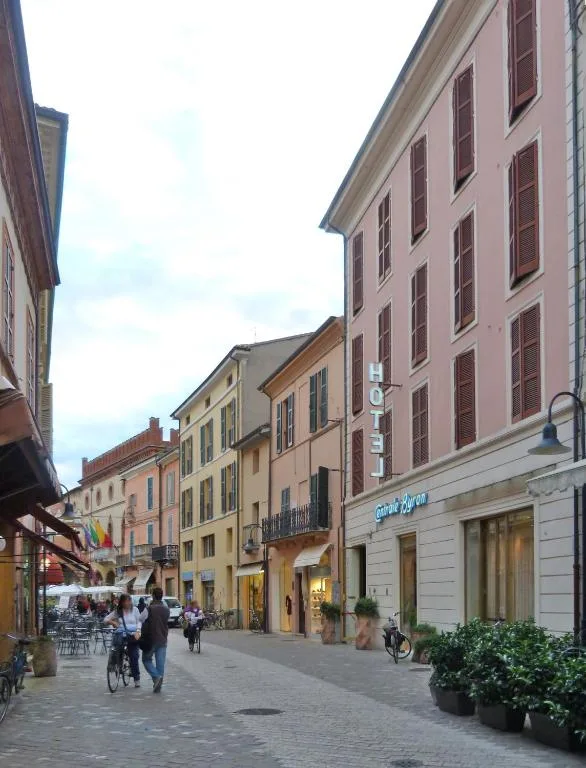 Hotel Centrale Byron - Hotel de 3 estrellas en Ravenna, Ravenna - photo 1