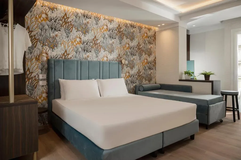 Hotel Grazia Riccione beachfront exterior