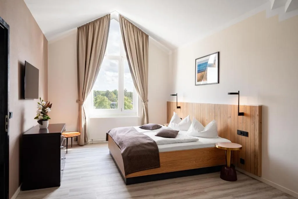 Atrium Hotel Krüger - 3-star hotel in Rostock, Rostock - photo 1