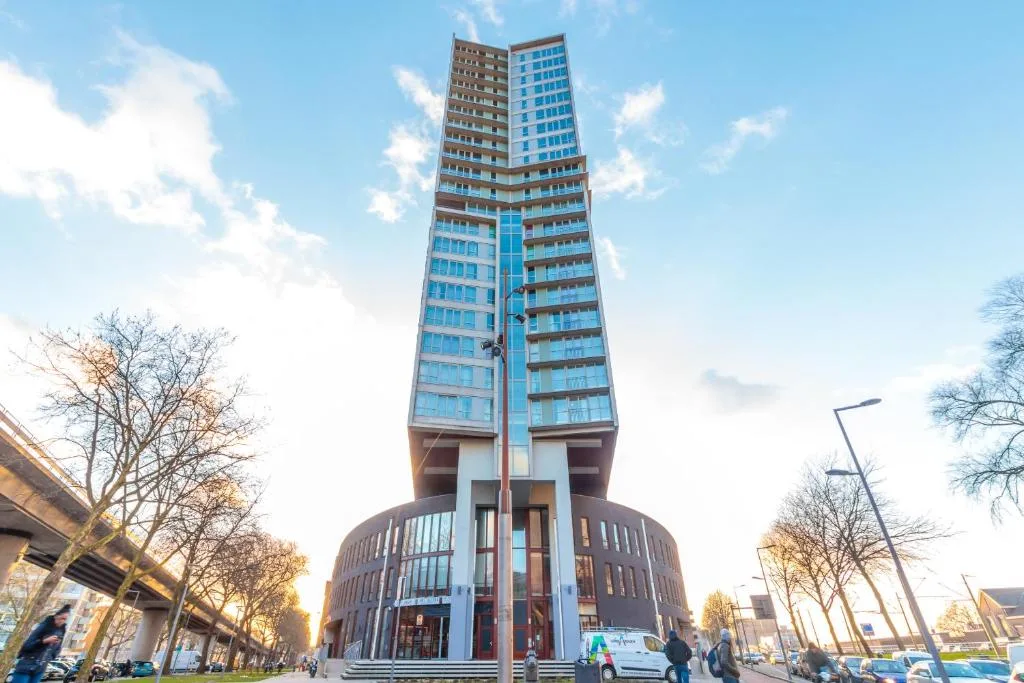 ART Hotel Rotterdam-Fully Renovated - 4-star hotel in Rotterdam, Rotterdam - photo 1