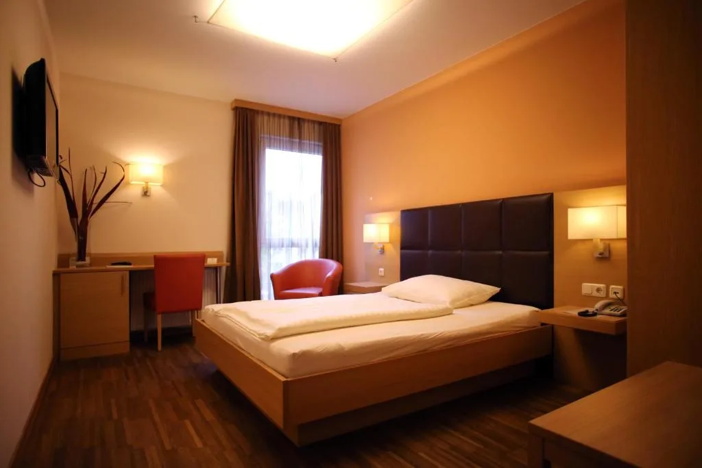 Hotel & Restaurant Graf - 3-star hotel in Sankt Pölten, Sankt Pölten - photo 1