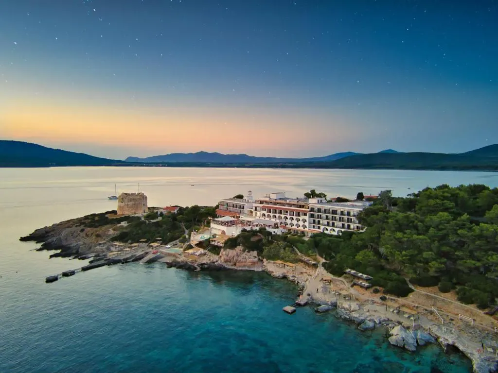 El Faro Hotel & Spa - 4-star hotel in Porto Conte, Sardinia - photo 1