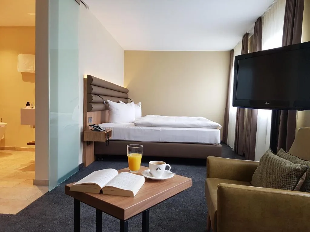 Hotel Ross - Hotel de null estrelas em Schweinfurt, Schweinfurt - photo 1
