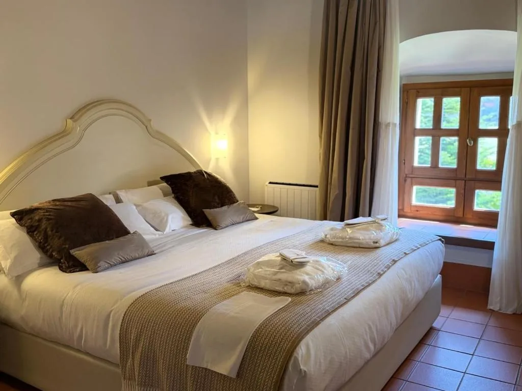 Hotel San Antonio el Real - 4-star hotel in Segovia, Segovia - photo 1