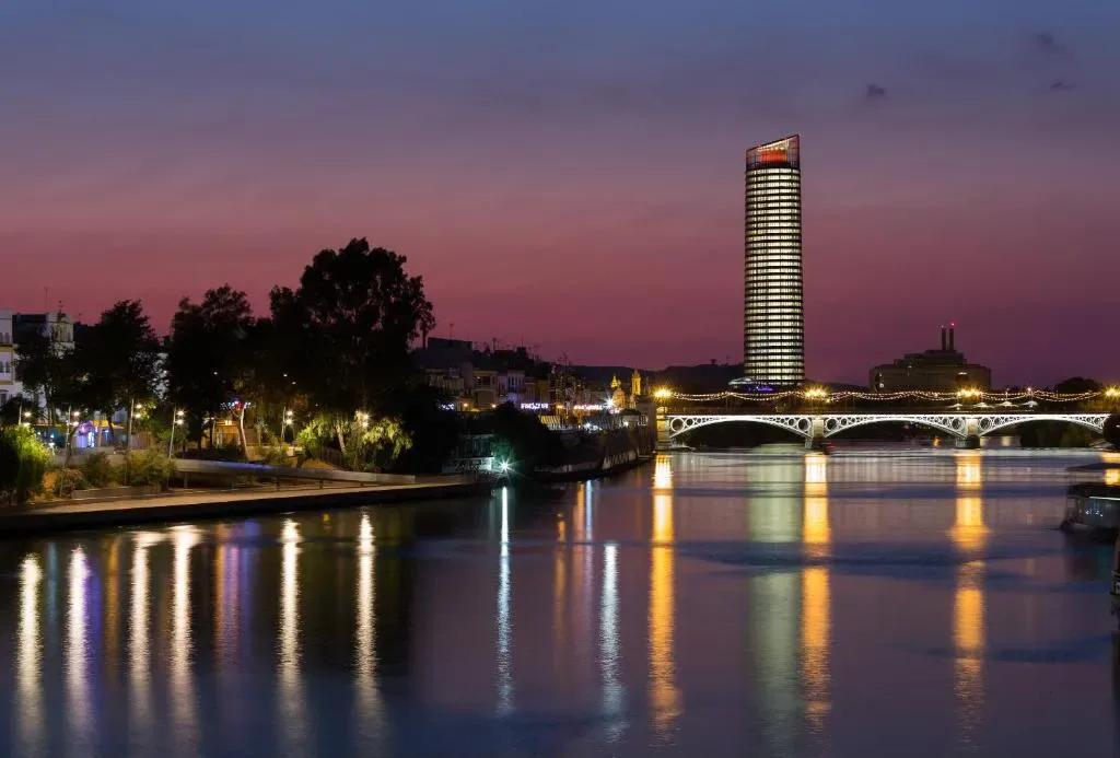 Eurostars Torre Sevilla - 5-star hotel in Triana, Seville - photo 1