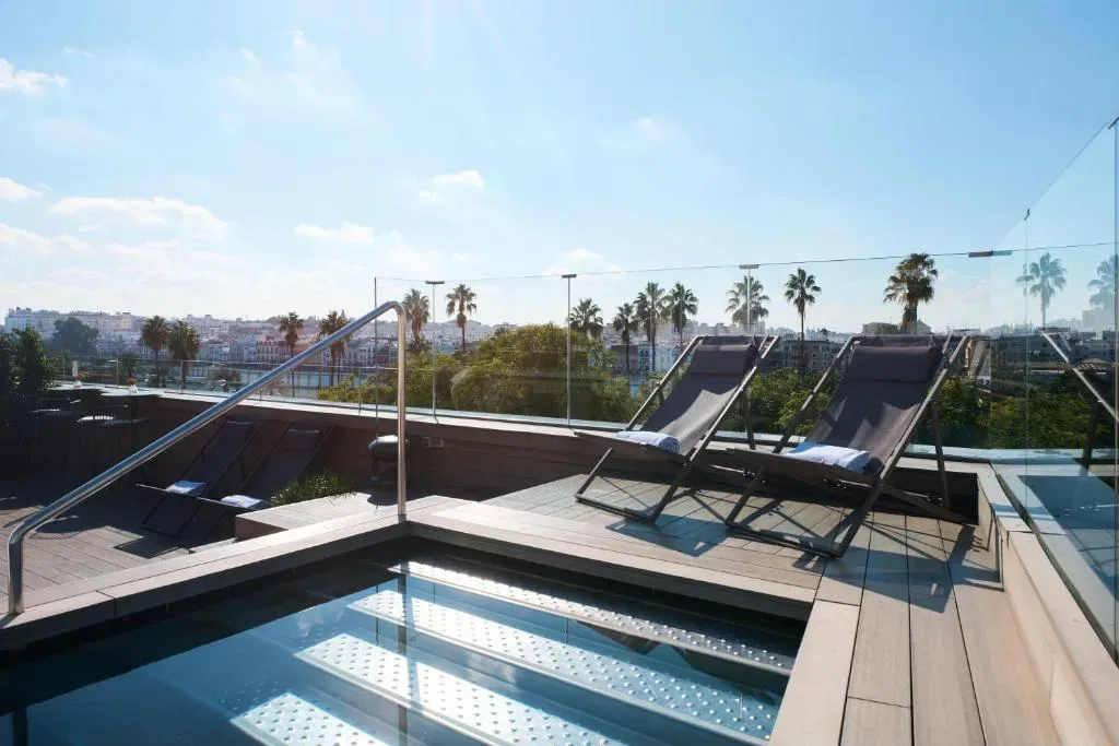 Hotel Kivir on Paseo de Cristóbal Colón, Seville