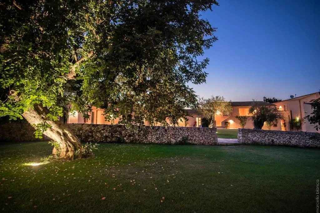Masseria Degli Ulivi - Noto - 4-star hotel in Noto countryside, southeast Sicily, Sicily - photo 1