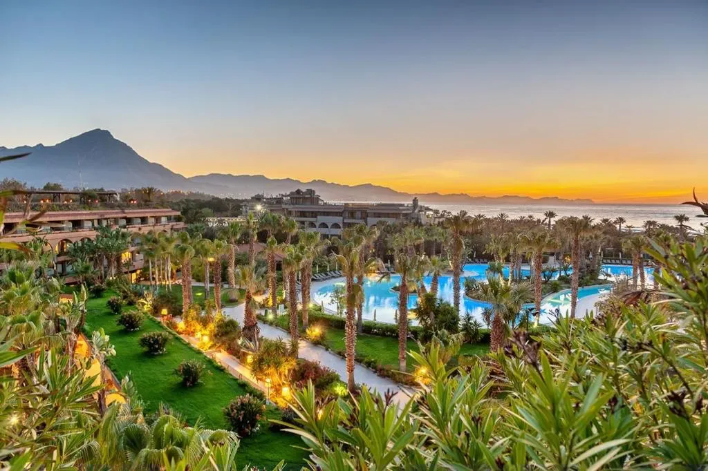 Acacia Resort exterior and pool area, Campofelice di Roccella