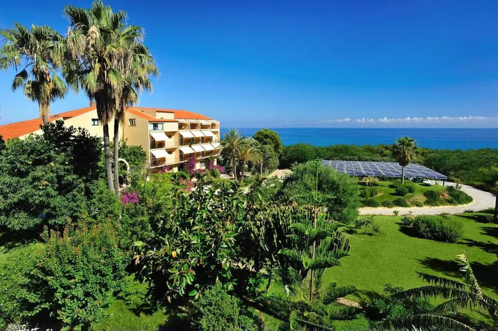 Alberi del Paradiso hotel exterior and garden, Cefalù