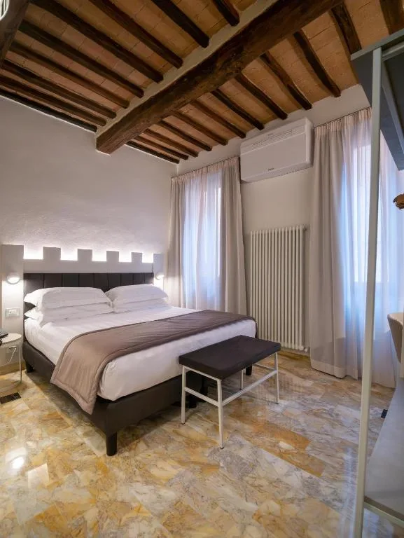 Torre del Fuggisole - 3-star hotel in Siena, Siena - photo 1