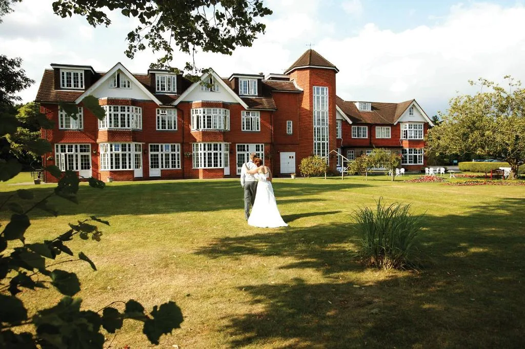 Grovefield House Hotel By Uno -FREE PARKING - Hotel de 4 estrelas em Slough, Slough - photo 1