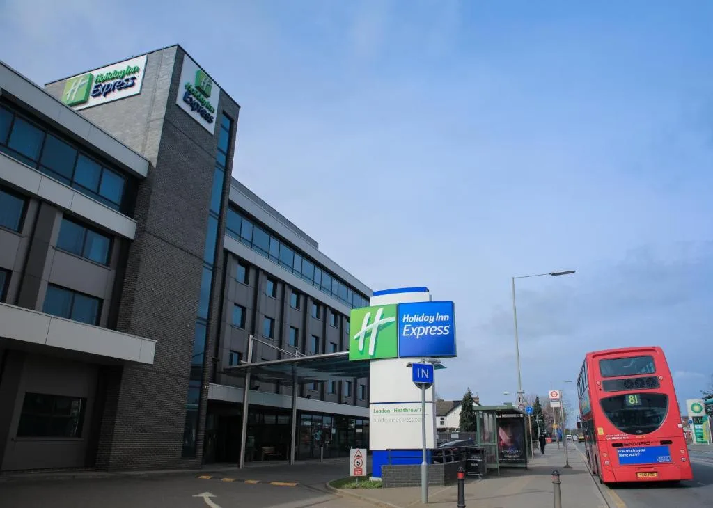 Holiday Inn Express London Heathrow T5 by IHG - Hotel de 3 estrelas em Slough, Slough - photo 1