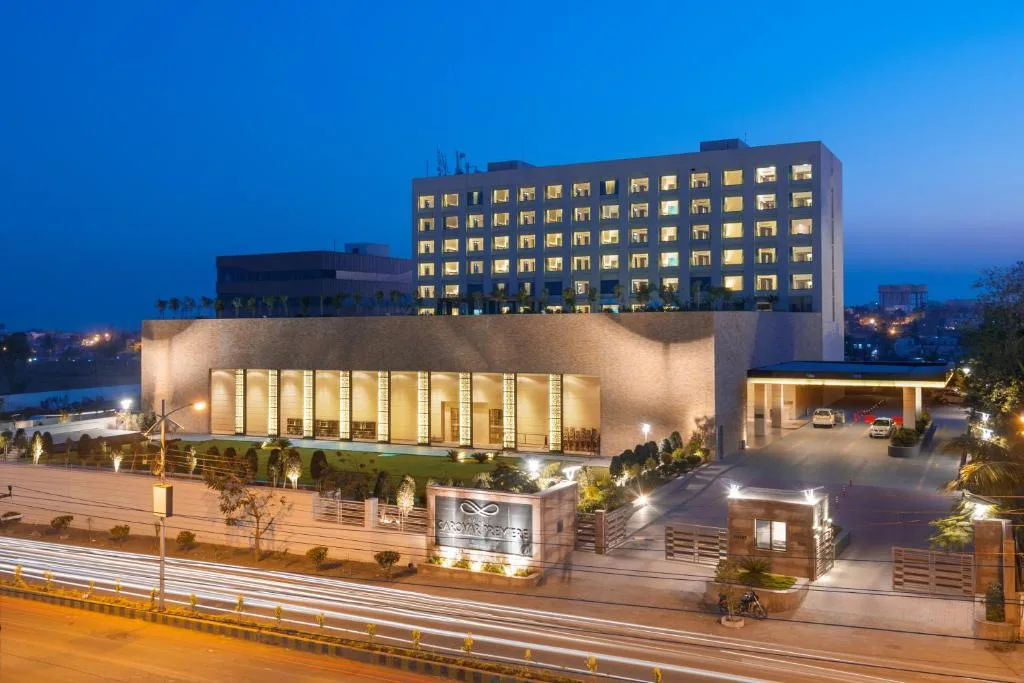 Balaji Sarovar Premiere - Hôtel 5 étoiles, Solapur, Solapur - photo 1