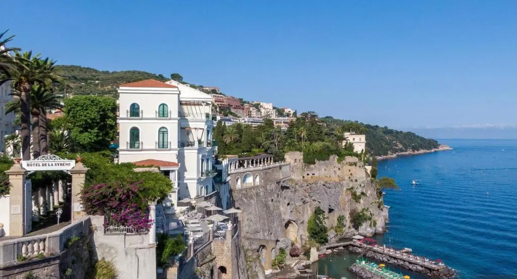 Bellevue Syrene - 5-star hotel in Piazza della Vittoria, Sorrento - photo 1