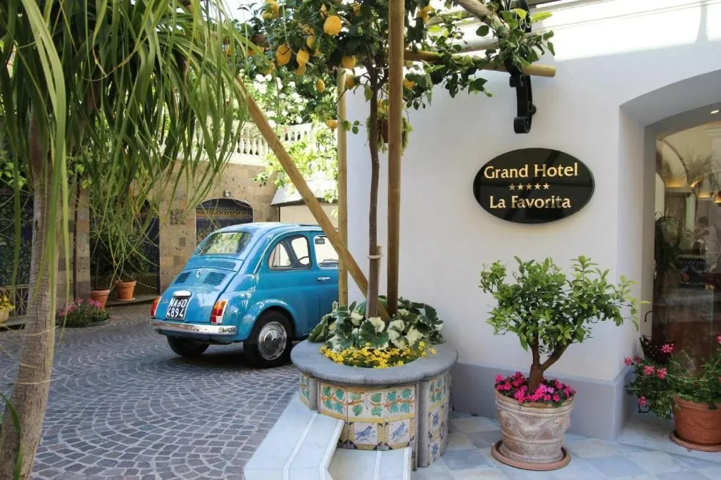 Grand Hotel La Favorita - 5-star hotel in Sorrento, Sorrento - photo 1