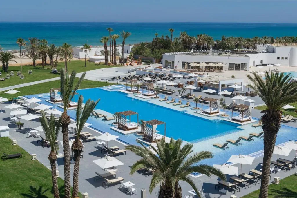 Tour Khalef - Hotel de 5 estrellas en Boujaafar Beach North, Sousse - photo 1