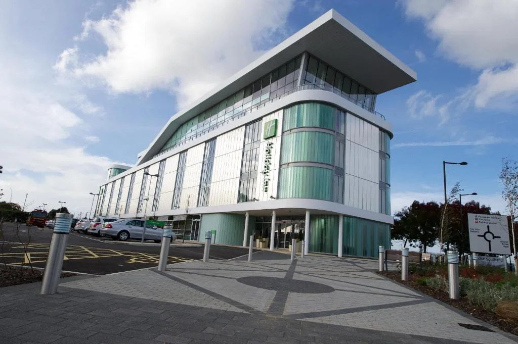 Holiday Inn Southend by IHG - 4-star hotel in Southend-on-Sea, Southend-on-Sea - photo 1
