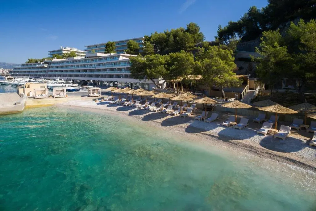 Le Méridien Lav Split resort with beach and pool complex