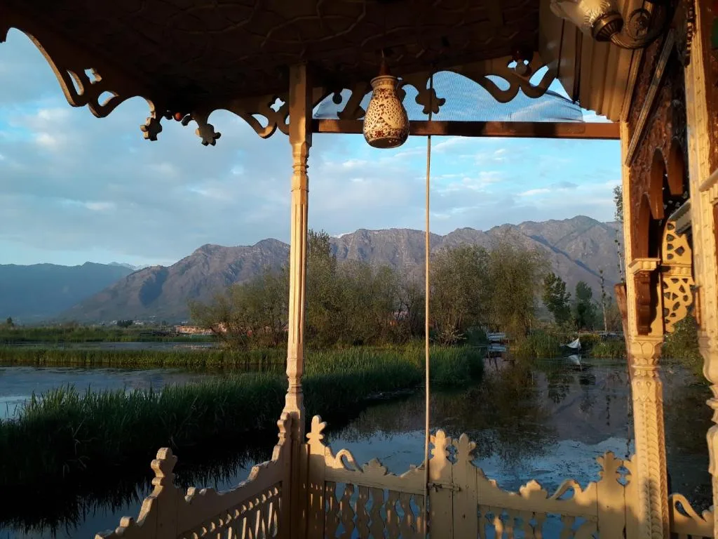 Houseboat Zaindari Palace - Hôtel 4 étoiles, Srinagar, Srinagar - photo 1