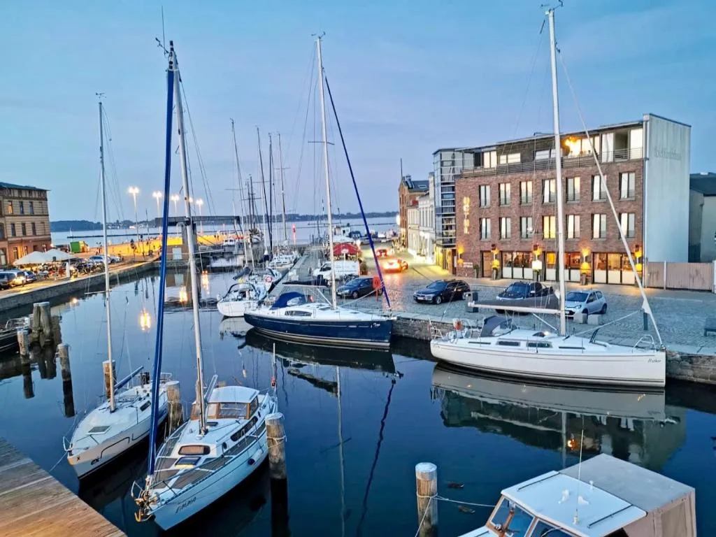Hotel Kontorhaus Stralsund - Hotel de 3 estrelas em Stralsund, Stralsund - photo 1
