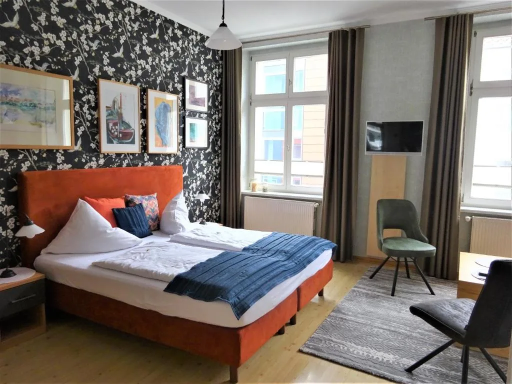 Hotel Pension Zur Fährbrücke - Hotel de 3 estrellas en Stralsund, Stralsund - photo 1