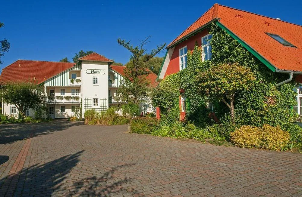 Landgasthof & Hotel Jagdhof - null-star hotel in Stralsund, Stralsund - photo 1