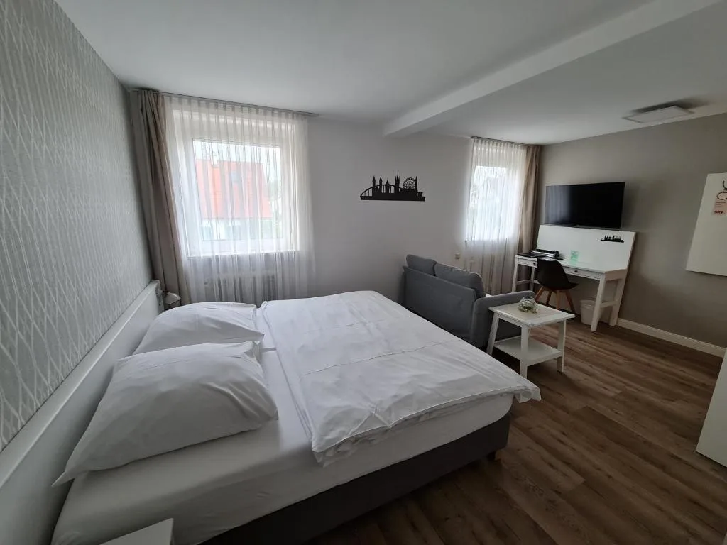 City Hotel Franziska - Hotel de 3 estrelas em Straubing, Straubing - photo 1