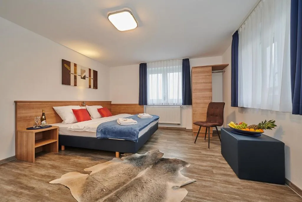 Sunny Hotel Straubing - Hotel de 3 estrelas em Straubing, Straubing - photo 1