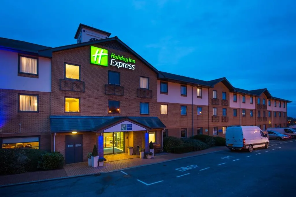 Holiday Inn Express Swansea East by IHG - 3-star hotel in Swansea, Swansea - photo 1