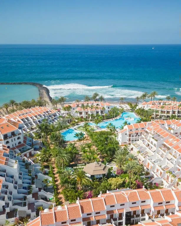 Pool complex at Parque Santiago III, Playa de las Américas