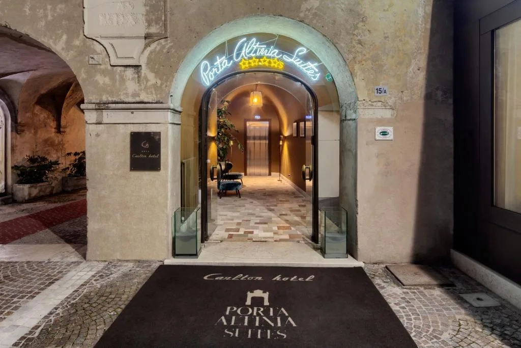 Porta Altinia Suites - 4-star hotel in Treviso, Treviso - photo 1