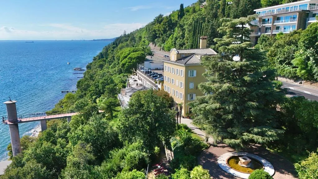 Hotel Riviera & Maximilian's - Hotel de 4 estrelas em Trieste, Trieste - photo 1
