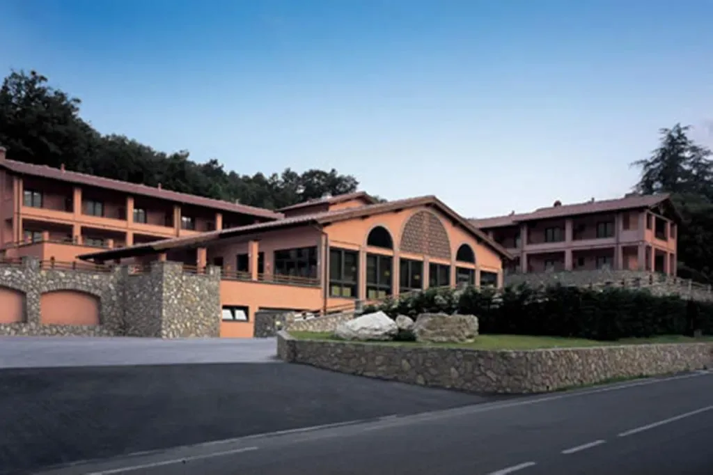 Meridiana Country Hotel - 4-star hotel in Calenzano, near Florence, Tuscany - photo 1