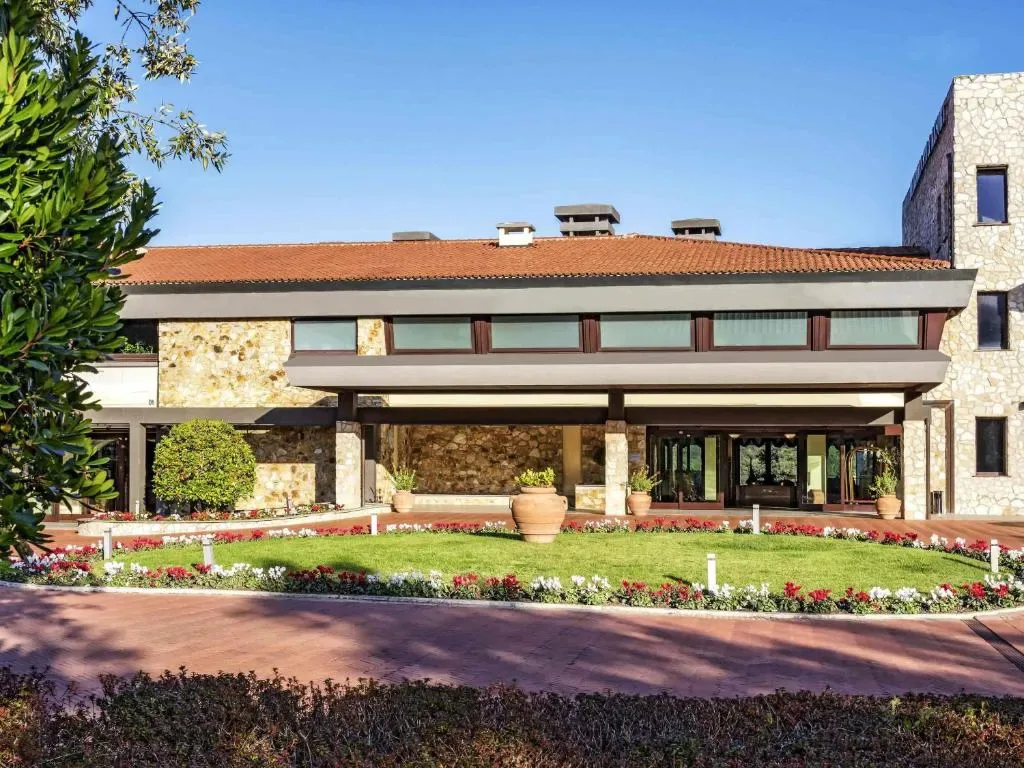 Mercure Petriolo Siena Terme Spa Hotel exterior in nature park