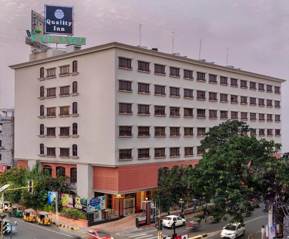 Quality Hotel D V Manor - 4-star hotel in Vijayawāda, Vijayawada - photo 1