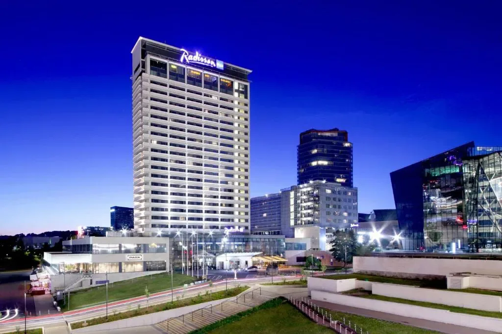 Radisson Blu Hotel Lietuva - Hotel de 4 estrelas em Konstitucijos pr. 20, Snipiskes, LT-09308 Vilnius, Lithuania, Vilnius - photo 1