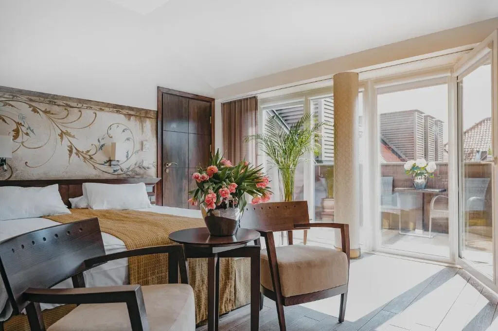 Mamaison Le Regina Boutique Hotel - Hotel de 5 estrellas en New Town, Warsaw - photo 1