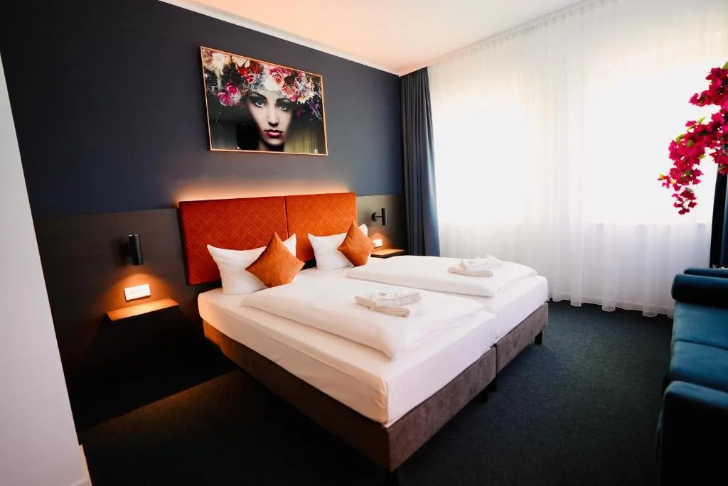 Arthotel Ambassador Wiesbaden - FREE PARKING - Hotel de 3 estrelas em Wiesbaden, Wiesbaden - photo 1