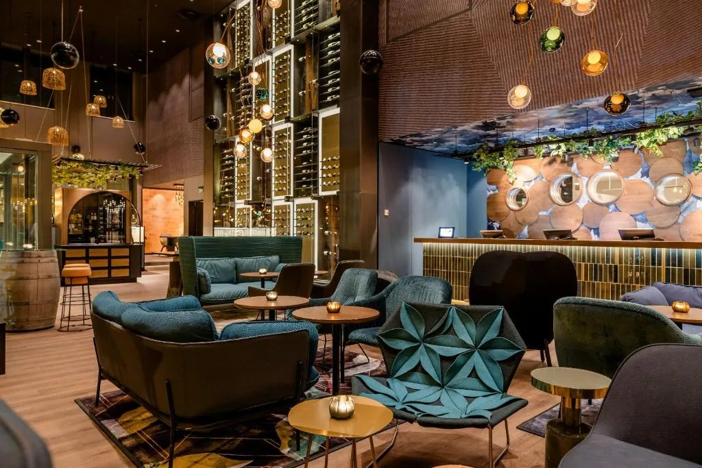 Motel One Wiesbaden - Hotel de 3 estrelas em Wiesbaden, Wiesbaden - photo 1