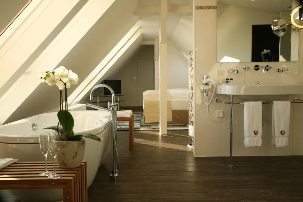 Strand-Hotel Seenelke - Hotel de 4 estrelas em Wilhelmshaven, Wilhelmshaven - photo 1
